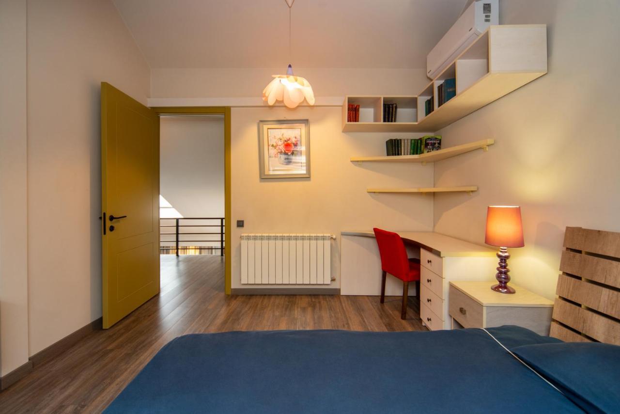 Luxury 4 Bedroom Apartment #1 In The City Center Of Tiflis Exterior foto