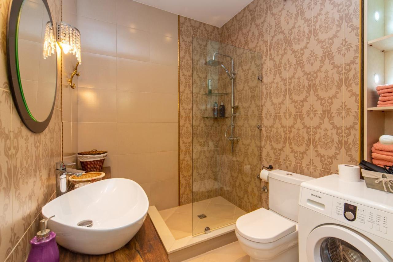 Luxury 4 Bedroom Apartment #1 In The City Center Of Tiflis Exterior foto